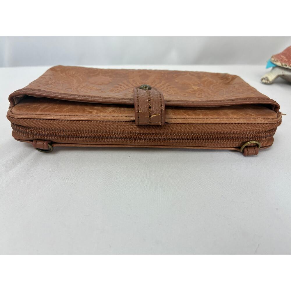 The Sak Iris Leather Wallet Camel Floral Embossed Smart Phone Missing Strap - Picture 6 of 9